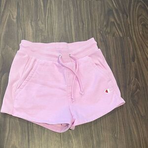 Champion Reverse Weave Seeatshorts size Medium in pink